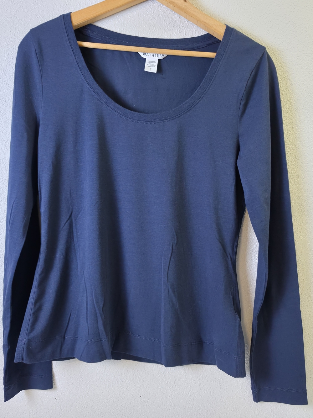 Athleta Women’s Navy Blue Long-Sleeve Scoop Neck Top Women's Size S